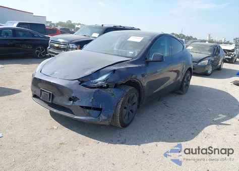 2025 Tesla Model Y Long Range Dual Motor All-Wheel Drive from USA, damaged, VIN 7SAYGDED0SA371231